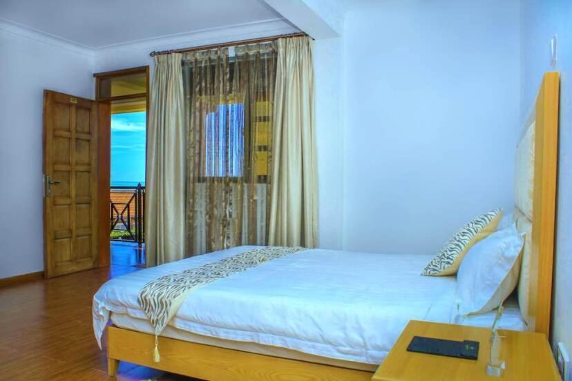 Rosemary Courts Bed And Breakfast Entebbe Kültér fotó